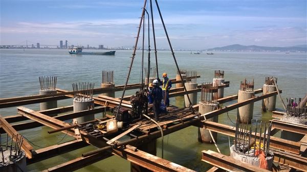 Khoan kiểm tra đáy cọc